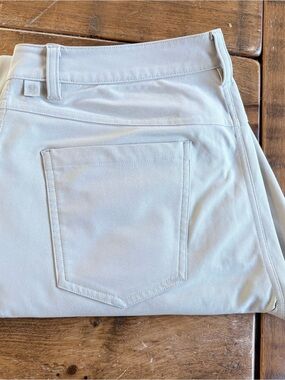 Lululemon men’s Beige Pants with Back Pocket